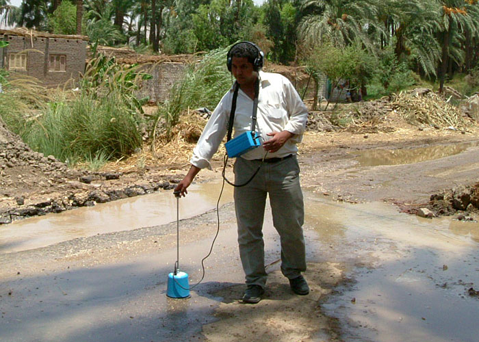 Dò đường ống nước bị rò rỉ bằng máy siêu âm ở Hải Phòng