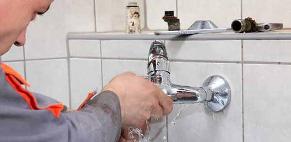Cách xử lý vòi nước bị rỉ đơn giản tại nhà