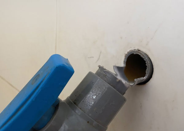 Cách xử lý ống nước bị gãy trong tường