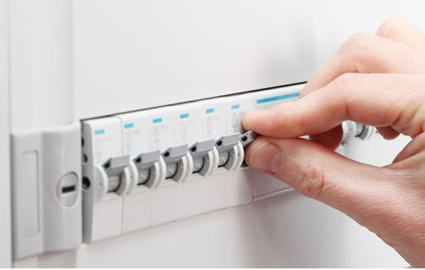 Cách khắc phục aptomat hay bị nhảy về đêm