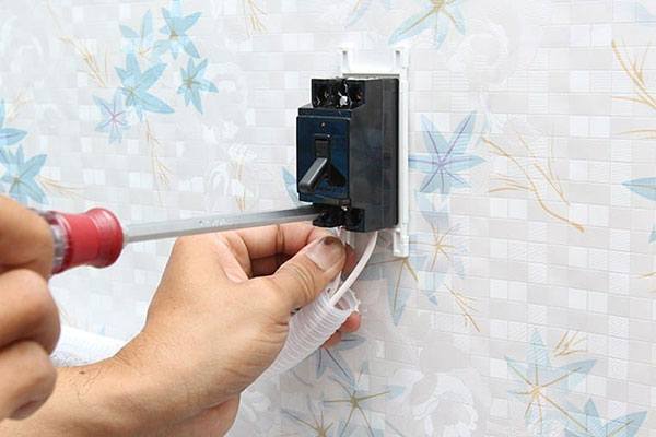 cách khắc phục aptomat hay bị nhảy về đêm
