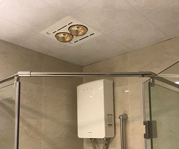 Đèn sưởi phòng tắm có bền không