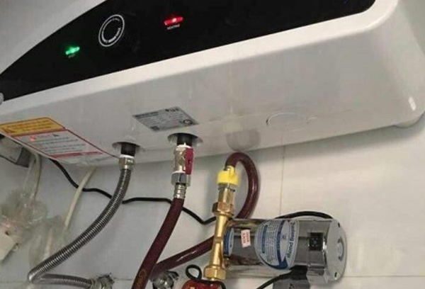 Lắp bơm tăng áp cho bình nóng lạnh khi nào