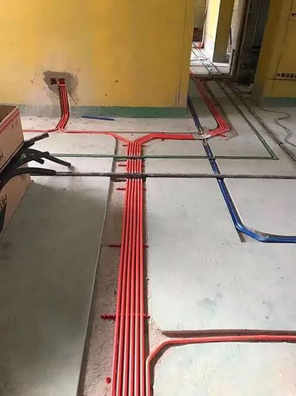 Nên đi đường dây điện âm sàn hay không