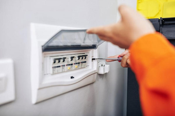 Nguyên nhân và cách khắc phục aptomat không nhảy nhưng mất điện​ 