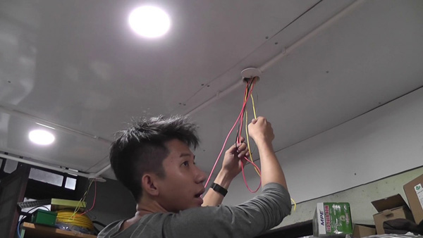 Phương pháp đi dây điện trên trần thạch cao