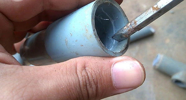 Vì sao phải tháo ống nước đã dán keo?